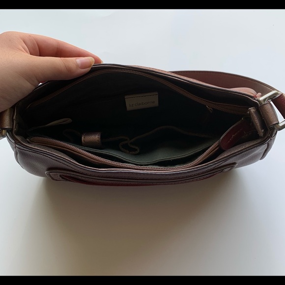 COPY - Nice Red Liz Claiborne bag - Picture 4 of 7